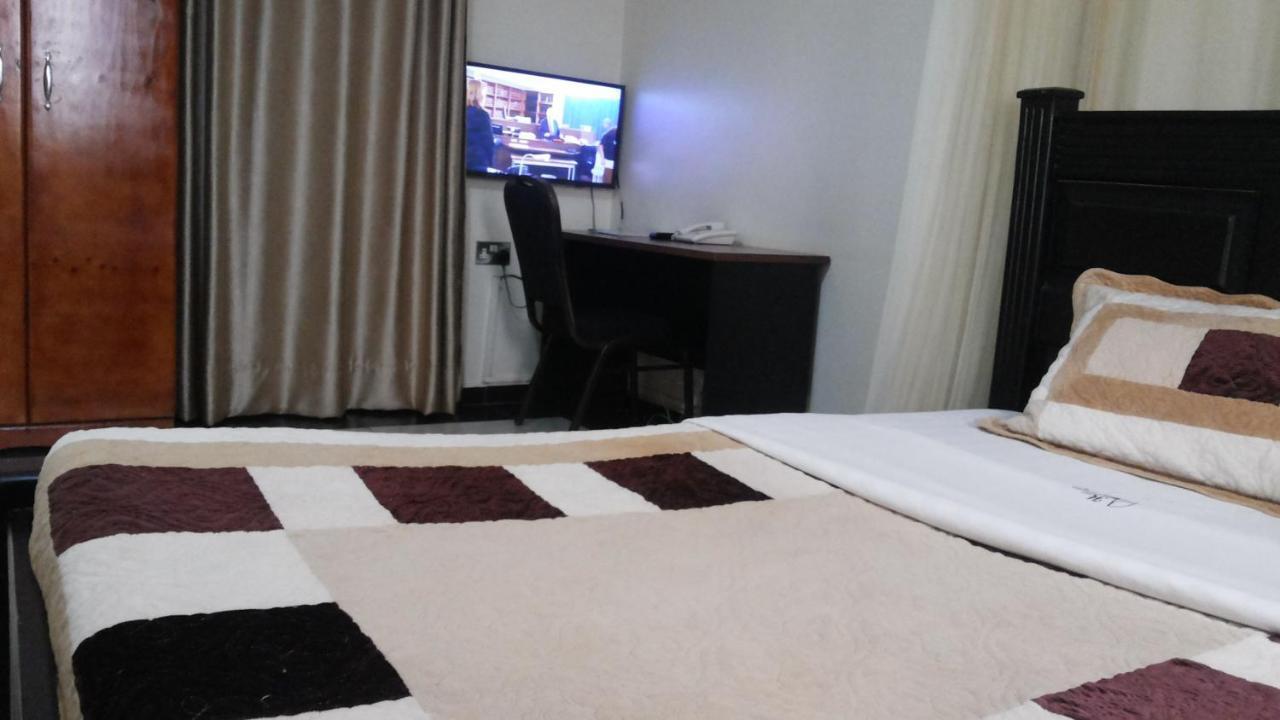 Hotel Good News 리라 외부 사진